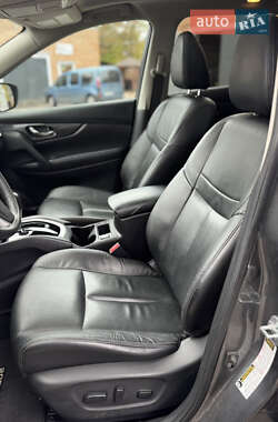 Внедорожник / Кроссовер Nissan Rogue 2015 в 