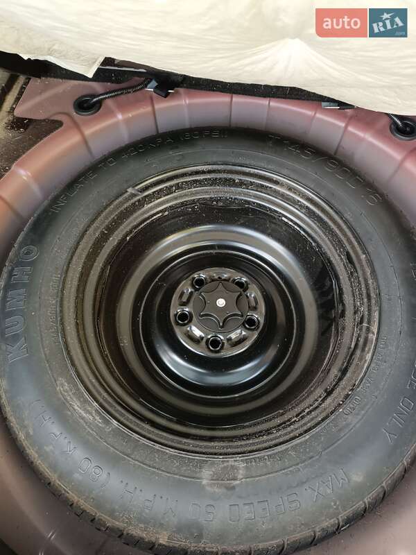 Внедорожник / Кроссовер Nissan Rogue 2016 в Маневичах