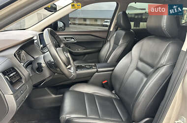 Внедорожник / Кроссовер Nissan Rogue 2020 в 