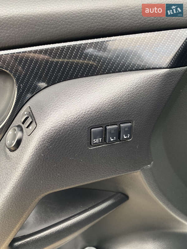 Внедорожник / Кроссовер Nissan Rogue 2019 в Конотопе