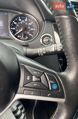 Внедорожник / Кроссовер Nissan Rogue 2019 в 