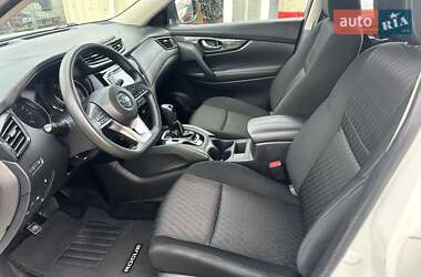 Позашляховик / Кросовер Nissan Rogue 2017 в  фото 16 Позашляховик / Кросовер Nissan Rogue 2017 в