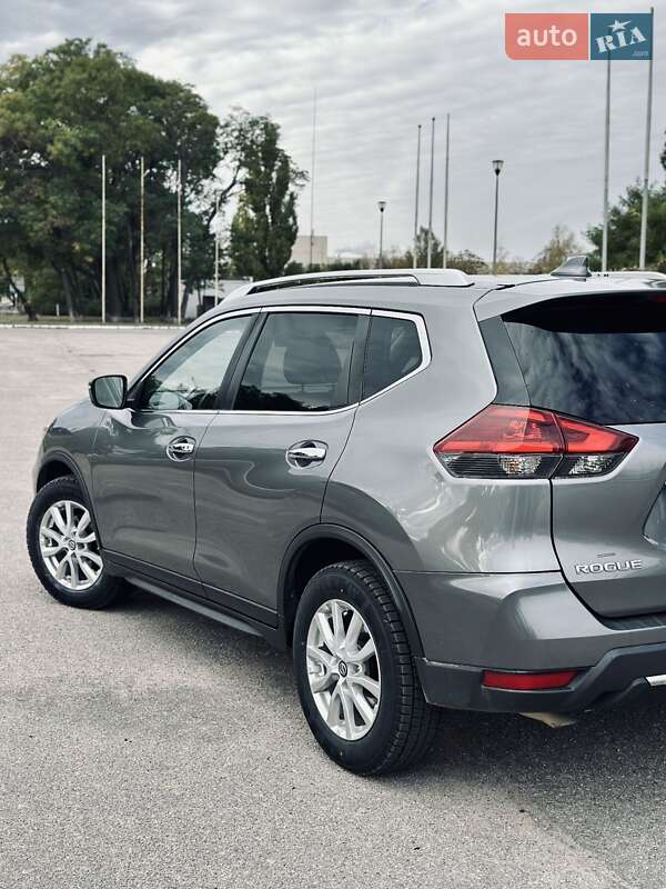 Позашляховик / Кросовер Nissan Rogue 2017 в Кропивницькому