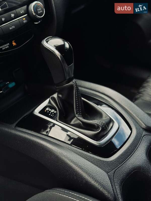 Позашляховик / Кросовер Nissan Rogue 2017 в Кропивницькому