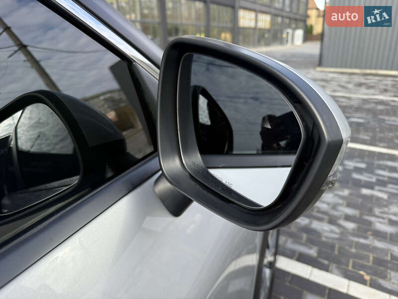 Позашляховик / Кросовер Nissan Rogue 2022 в Полтаві