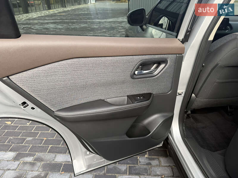 Позашляховик / Кросовер Nissan Rogue 2022 в Полтаві