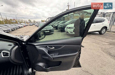 Позашляховик / Кросовер Nissan Rogue 2015 в  фото 25 Позашляховик / Кросовер Nissan Rogue 2015 в