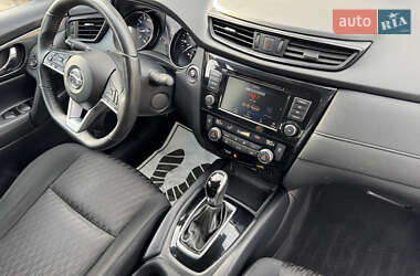 Позашляховик / Кросовер Nissan Rogue 2019 в 