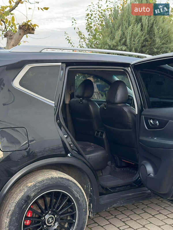 Внедорожник / Кроссовер Nissan Rogue 2017 в Мельнице-Подольской