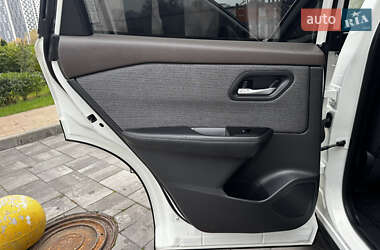 Внедорожник / Кроссовер Nissan Rogue 2021 в 