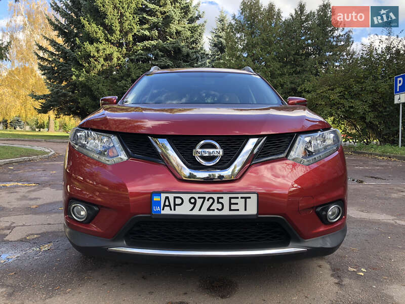 Внедорожник / Кроссовер Nissan Rogue 2016 в Житомире