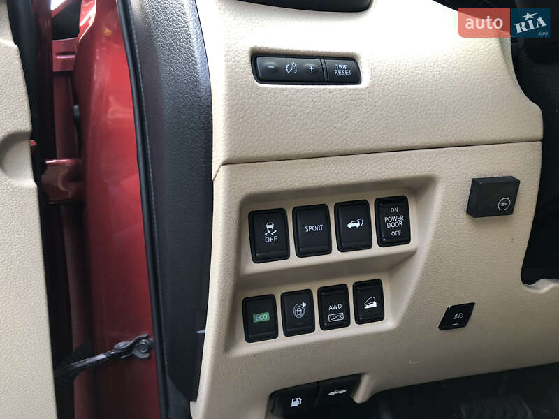 Внедорожник / Кроссовер Nissan Rogue 2016 в Житомире