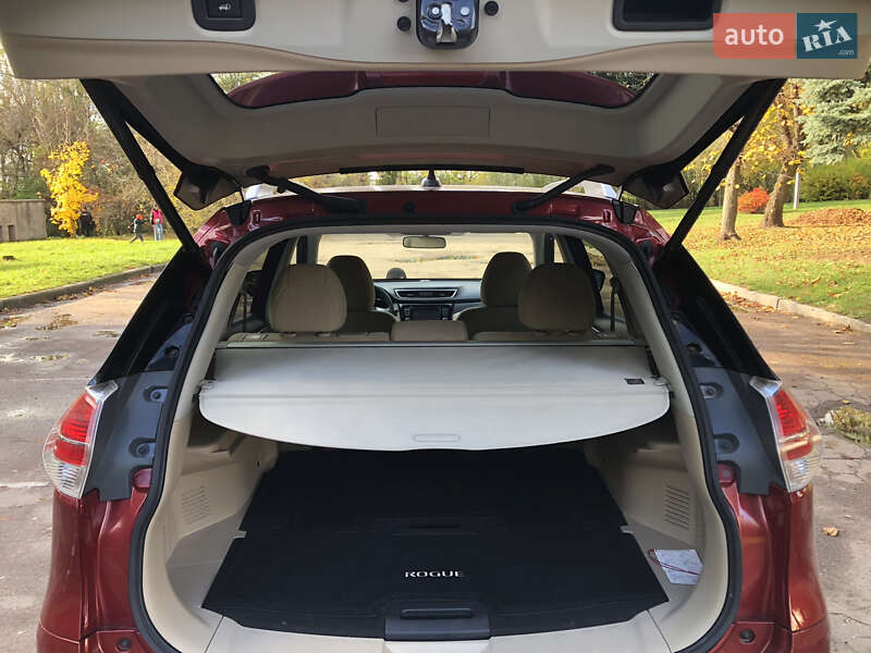 Внедорожник / Кроссовер Nissan Rogue 2016 в Житомире