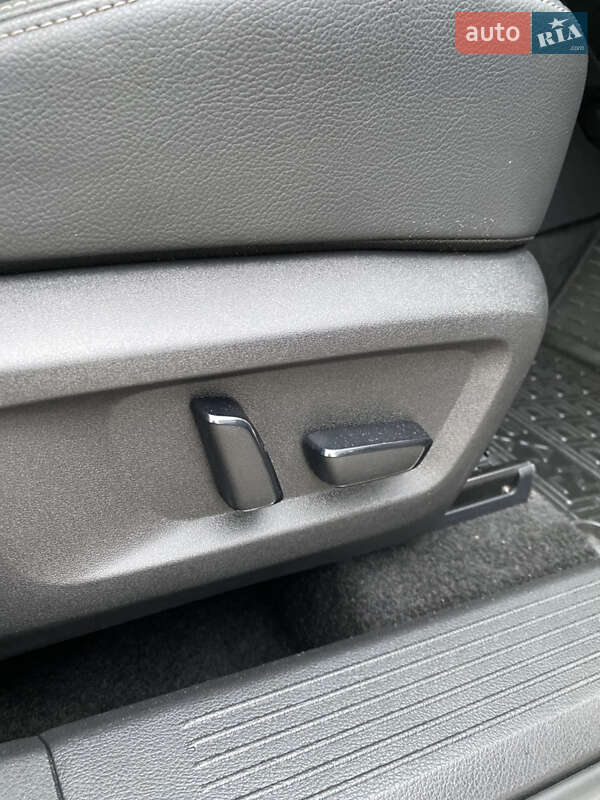 Позашляховик / Кросовер Nissan Rogue 2021 в Рівному