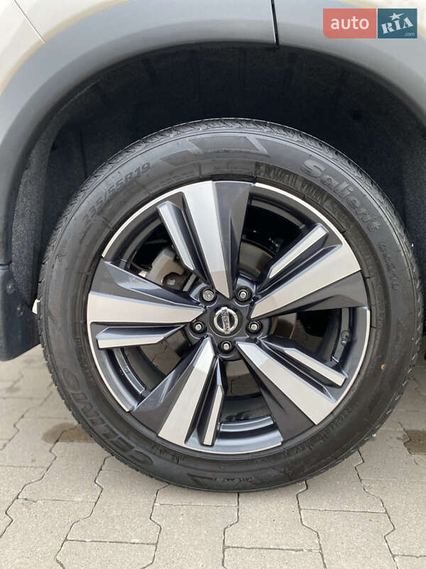 Позашляховик / Кросовер Nissan Rogue 2021 в Рівному