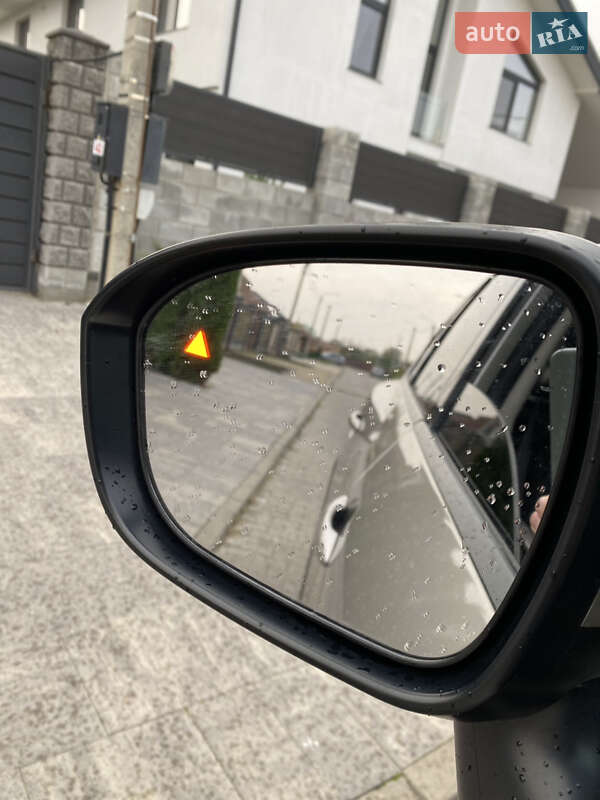 Позашляховик / Кросовер Nissan Rogue 2021 в Рівному