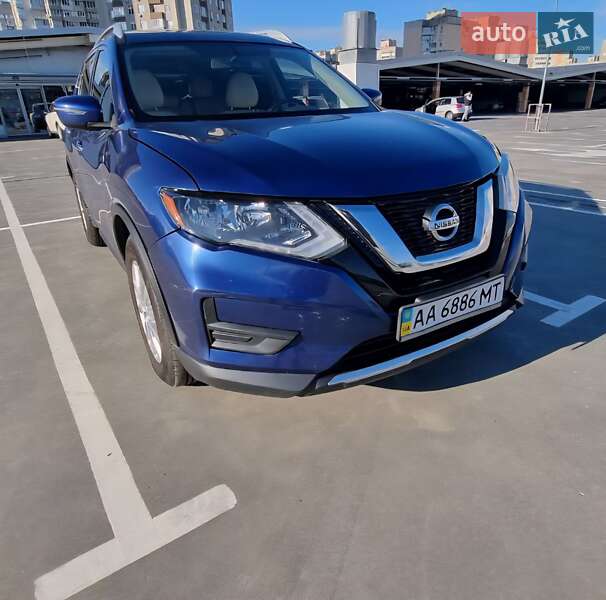 Внедорожник / Кроссовер Nissan Rogue 2016 в Киеве