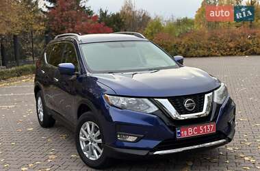 Внедорожник / Кроссовер Nissan Rogue 2018 в Миргороде