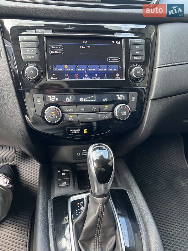 Внедорожник / Кроссовер Nissan Rogue 2019 в Киеве