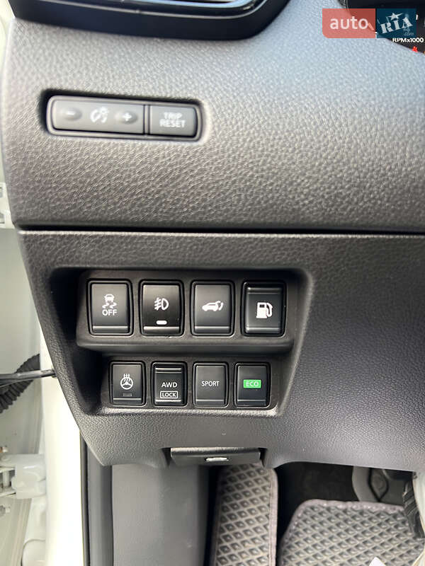 Внедорожник / Кроссовер Nissan Rogue 2019 в Киеве