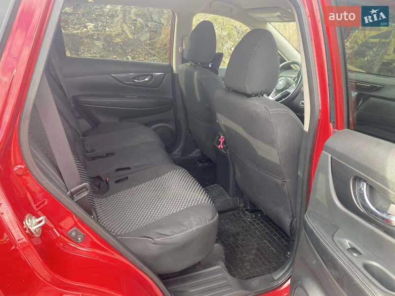 Позашляховик / Кросовер Nissan Rogue 2017 в Бережанах