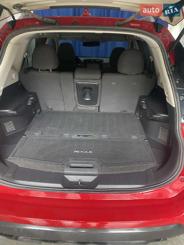 Позашляховик / Кросовер Nissan Rogue 2017 в Бережанах