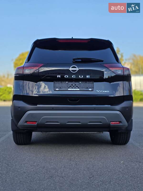 Внедорожник / Кроссовер Nissan Rogue 2023 в Киеве
