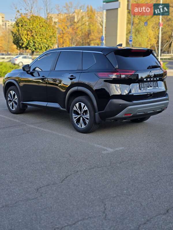 Внедорожник / Кроссовер Nissan Rogue 2023 в Киеве