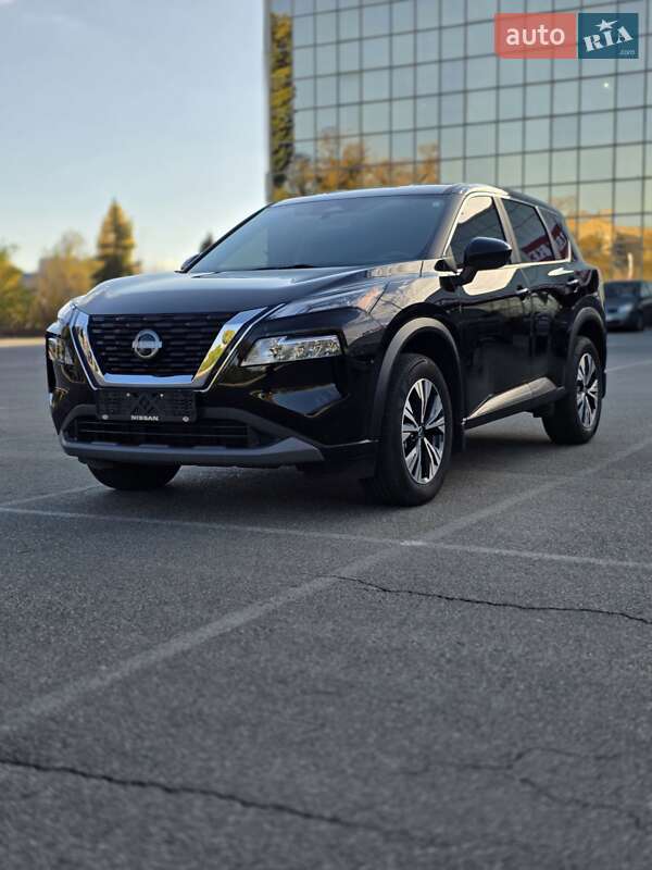 Внедорожник / Кроссовер Nissan Rogue 2023 в Киеве