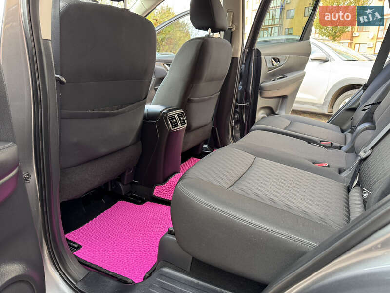 Внедорожник / Кроссовер Nissan Rogue 2019 в Виннице