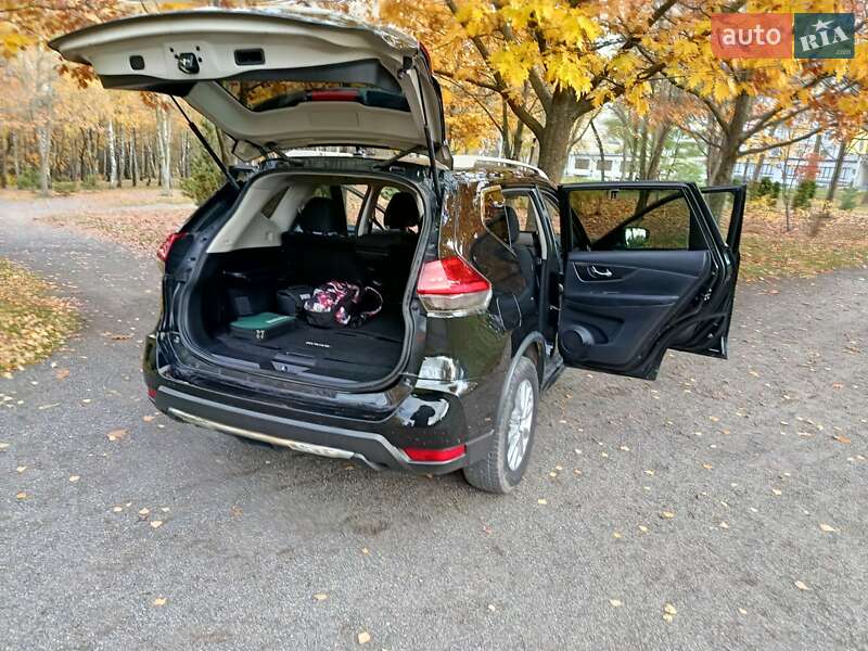 Внедорожник / Кроссовер Nissan Rogue 2016 в Хмельницком