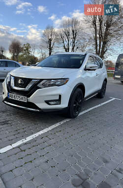 Внедорожник / Кроссовер Nissan Rogue 2018 в Виннице