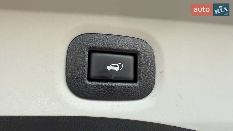 Позашляховик / Кросовер Nissan Rogue 2018 в Києві