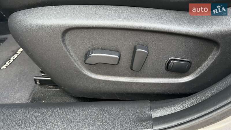 Позашляховик / Кросовер Nissan Rogue 2018 в Києві