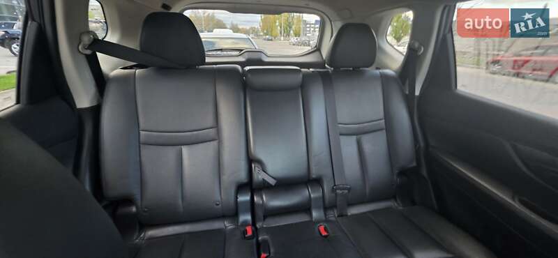 Внедорожник / Кроссовер Nissan Rogue 2014 в Киеве