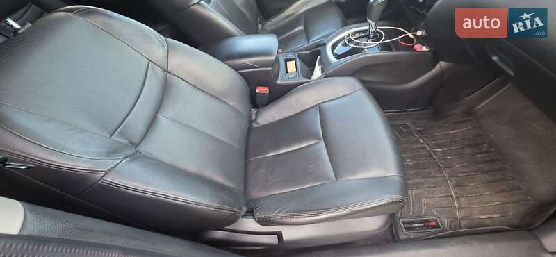 Внедорожник / Кроссовер Nissan Rogue 2014 в Киеве