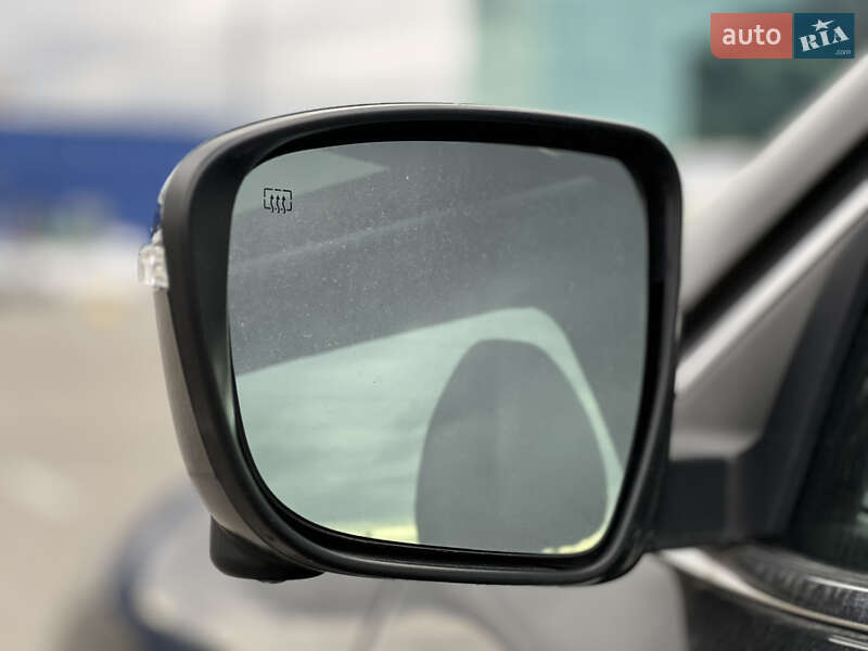 Внедорожник / Кроссовер Nissan Rogue 2016 в Киеве