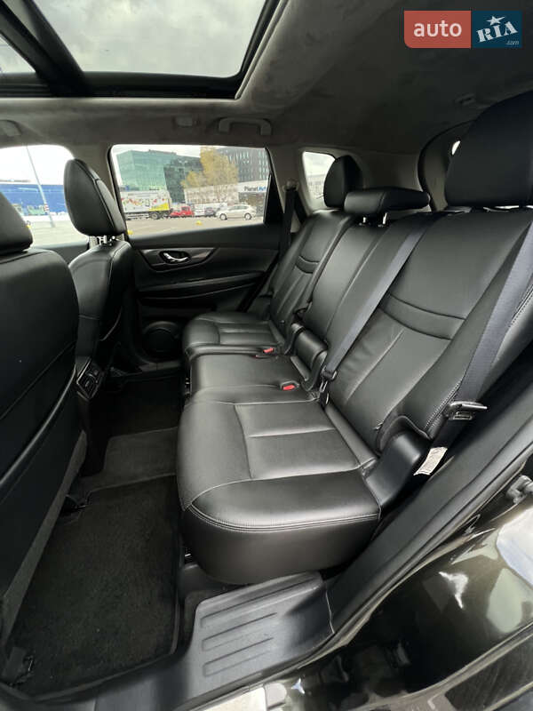 Внедорожник / Кроссовер Nissan Rogue 2016 в Киеве