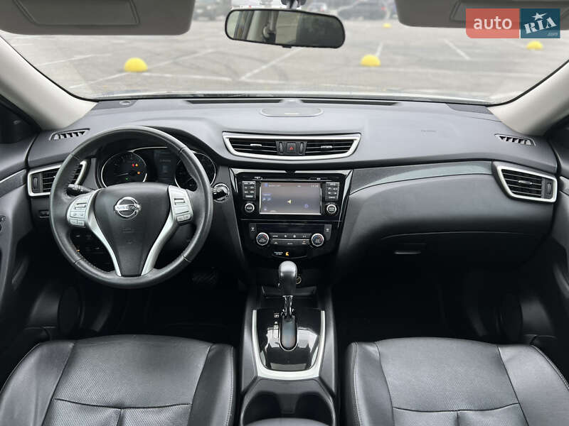 Внедорожник / Кроссовер Nissan Rogue 2016 в Киеве