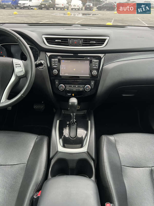 Внедорожник / Кроссовер Nissan Rogue 2016 в Киеве