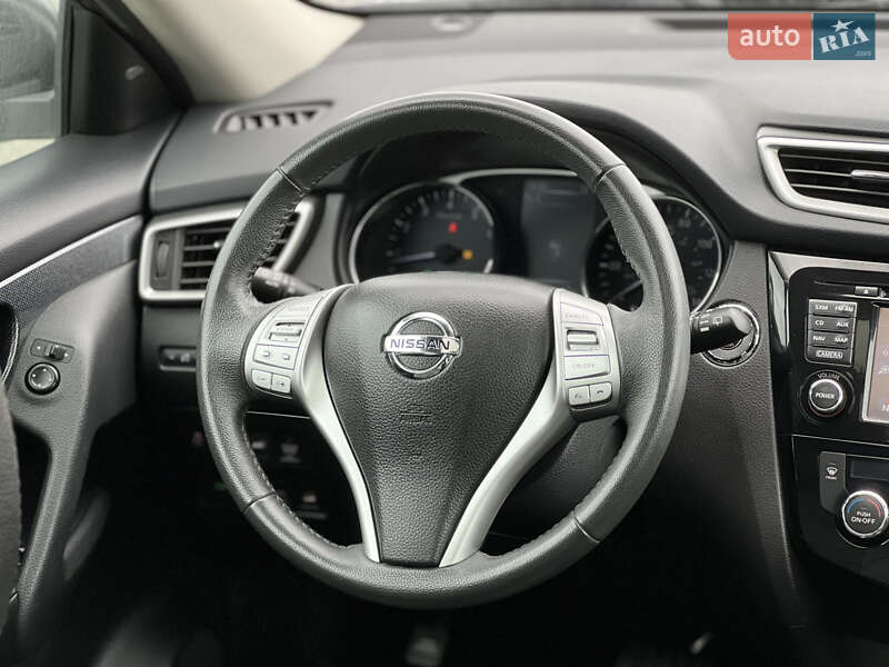 Внедорожник / Кроссовер Nissan Rogue 2016 в Киеве