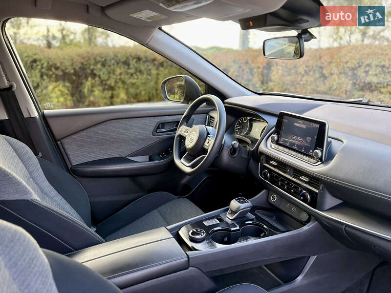 Внедорожник / Кроссовер Nissan Rogue 2020 в Каменском