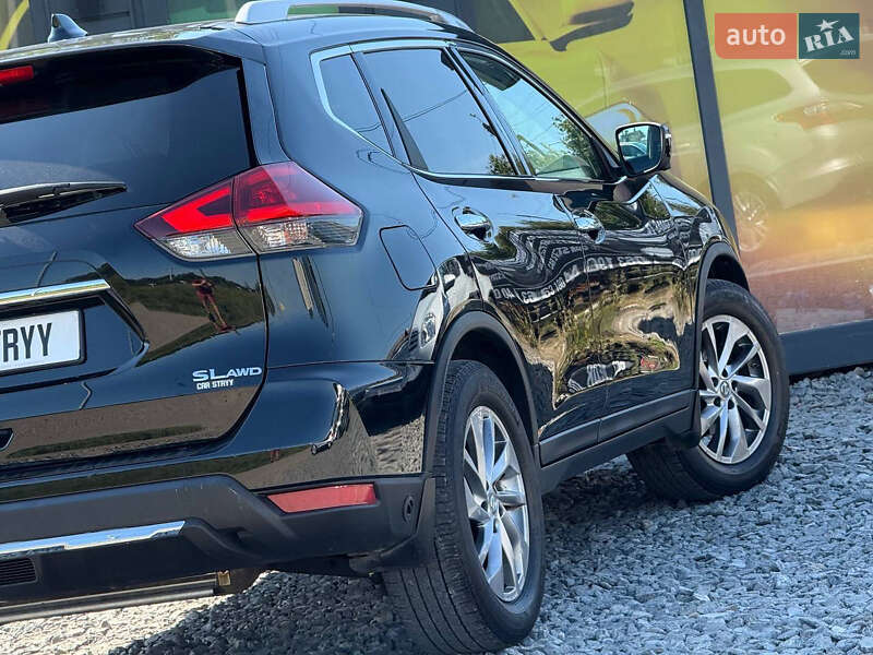 Внедорожник / Кроссовер Nissan Rogue 2018 в Стрые