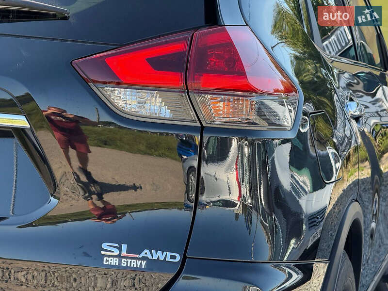 Внедорожник / Кроссовер Nissan Rogue 2018 в Стрые