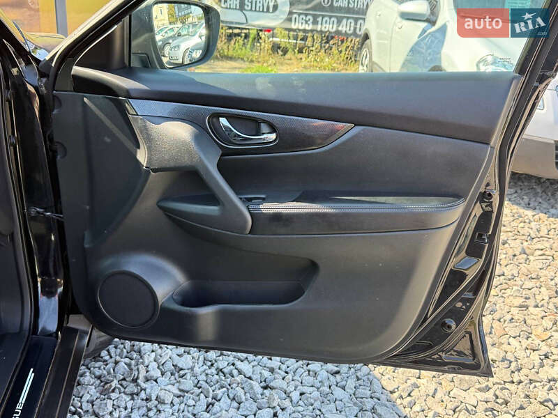 Внедорожник / Кроссовер Nissan Rogue 2018 в Стрые