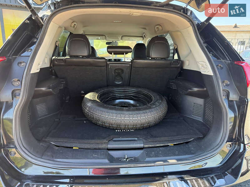 Внедорожник / Кроссовер Nissan Rogue 2018 в Стрые