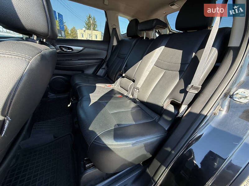 Внедорожник / Кроссовер Nissan Rogue 2018 в Стрые