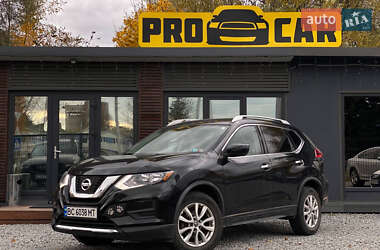 Позашляховик / Кросовер Nissan Rogue 2017 в Львові