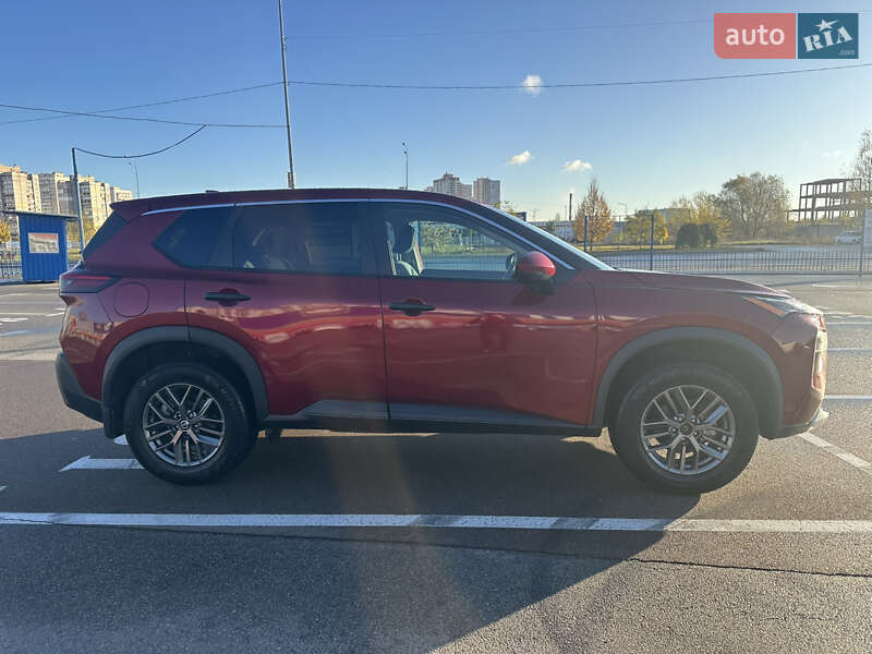 Внедорожник / Кроссовер Nissan Rogue 2021 в Киеве