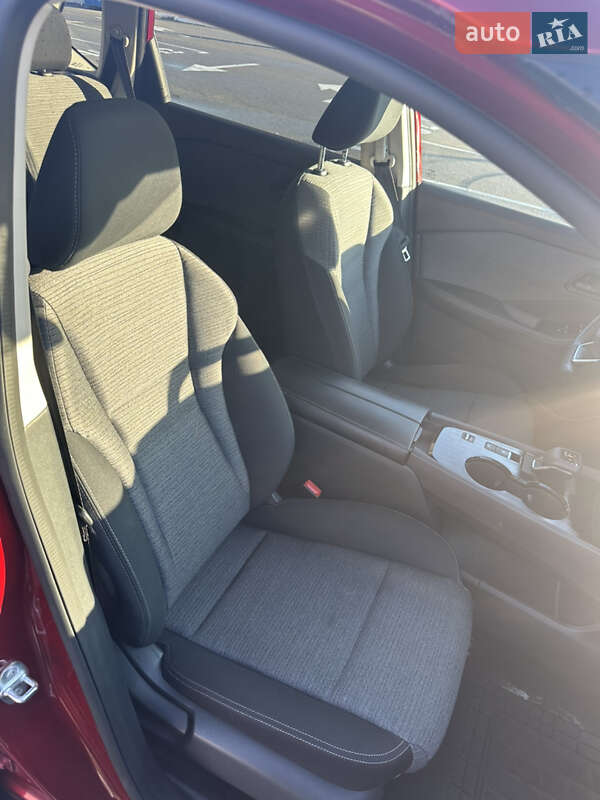 Внедорожник / Кроссовер Nissan Rogue 2021 в Киеве